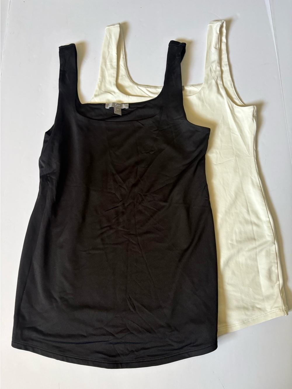Thyme Maternity Scoop Tank Duo - Black & White, Sz S.